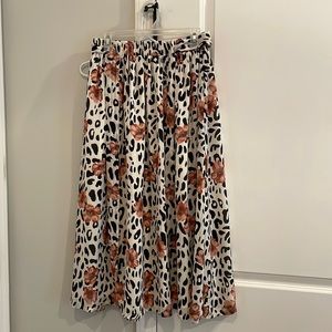 Leopard print maxi skirt!